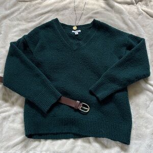 • nine west dark green v-neck sweater | m •